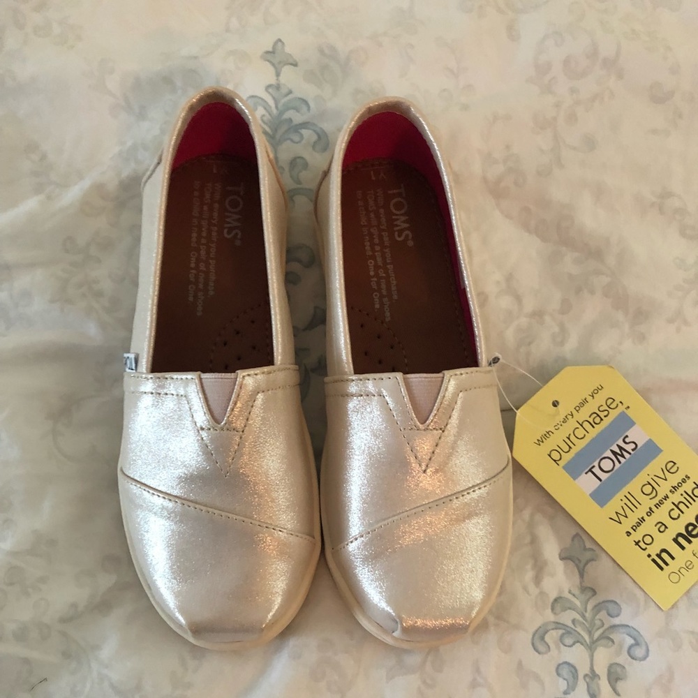 Girls Toms Youth size 1